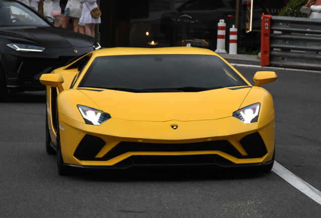 Lamborghini Aventador S LP740-4