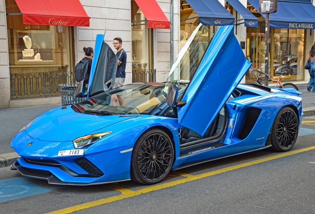 Lamborghini Aventador S LP740-4 Roadster