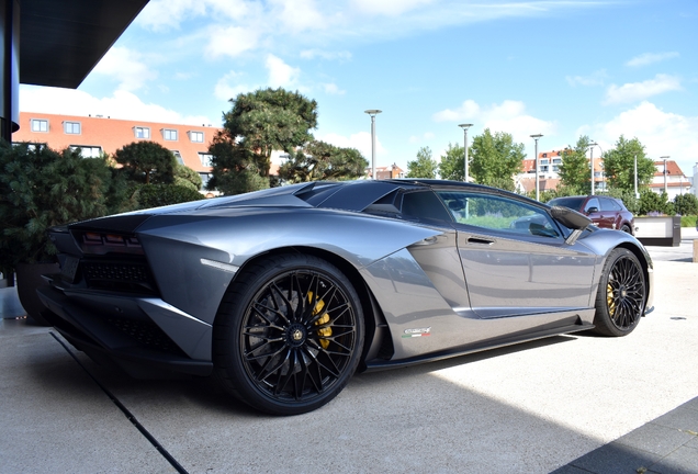 Lamborghini Aventador S LP740-4 Roadster