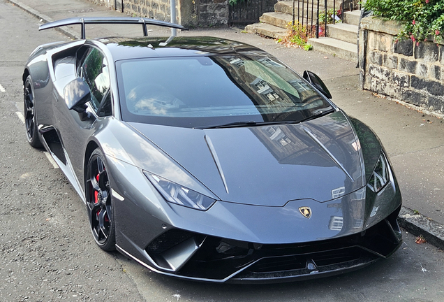 Lamborghini Huracán LP640-4 Performante