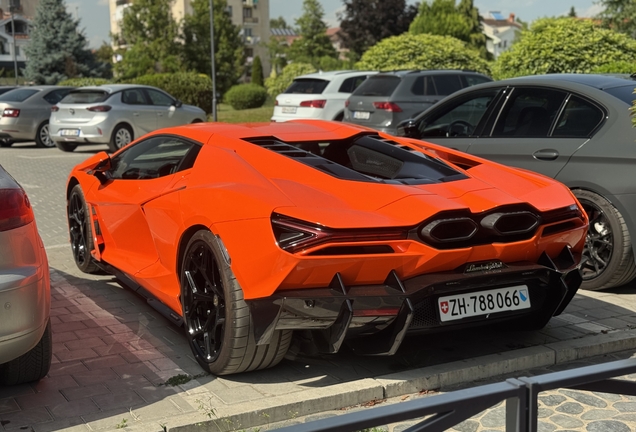 Lamborghini Revuelto
