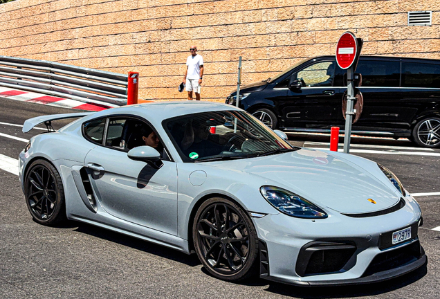 Porsche 718 Cayman GT4