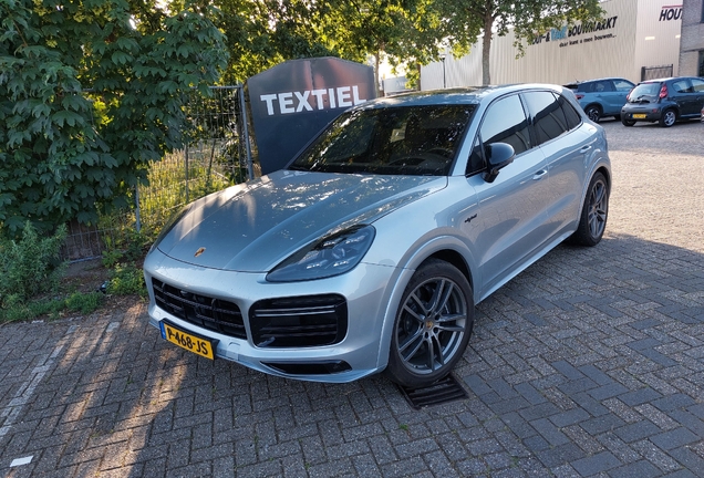 Porsche Cayenne Turbo S E-Hybrid