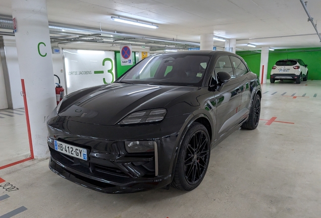 Porsche Macan EV Turbo