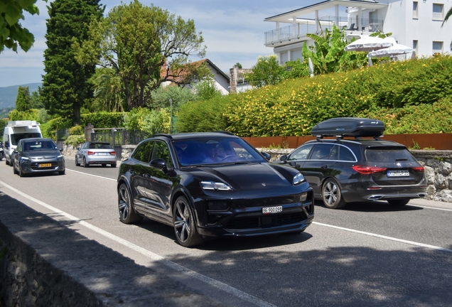 Porsche Macan EV Turbo