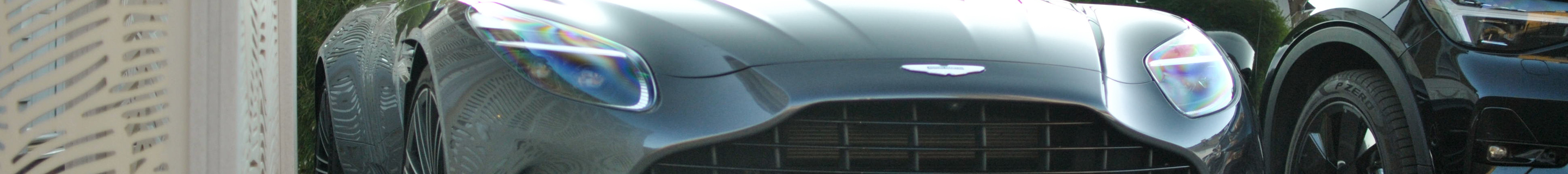 Aston Martin DB12