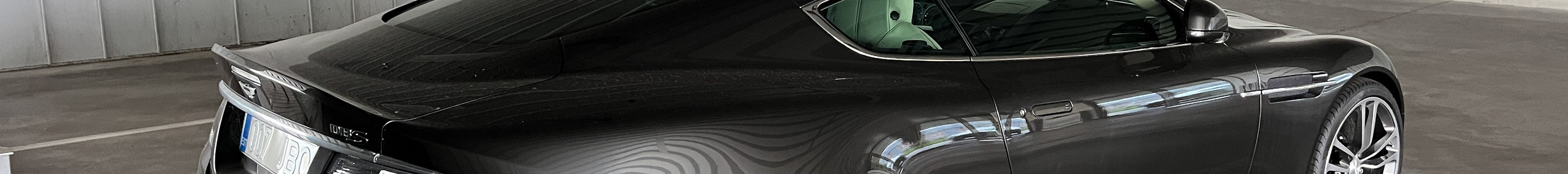 Aston Martin DBS