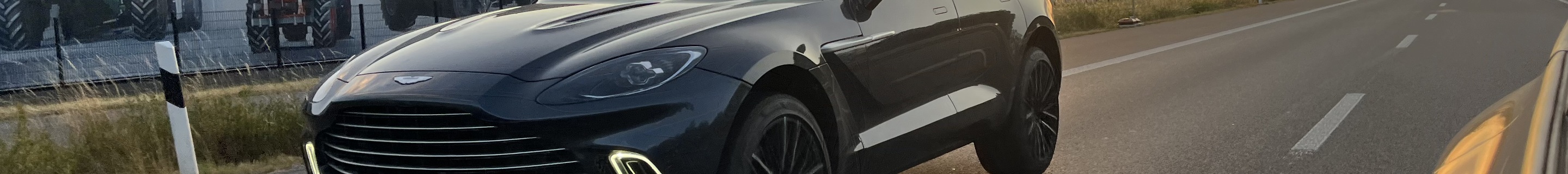 Aston Martin DBX