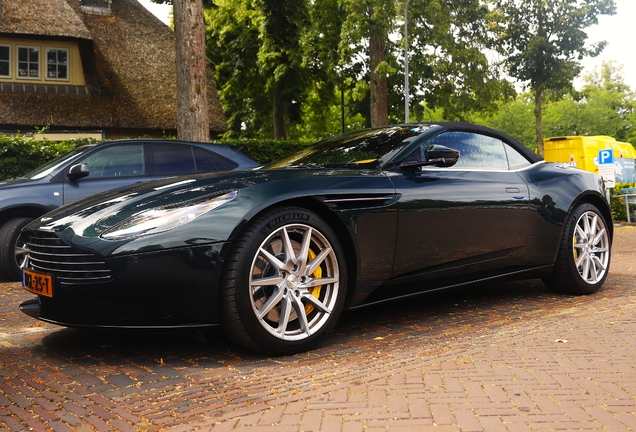 Aston Martin DB11 V8 Volante