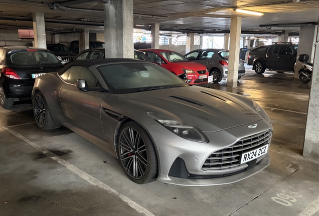 Aston Martin DB12 Volante