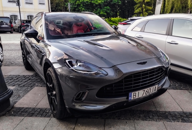 Aston Martin DBX