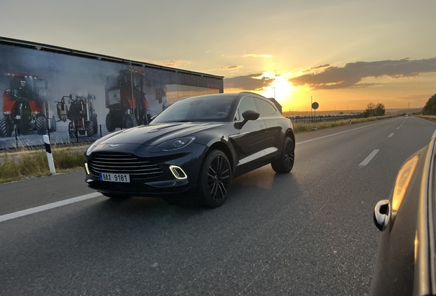 Aston Martin DBX