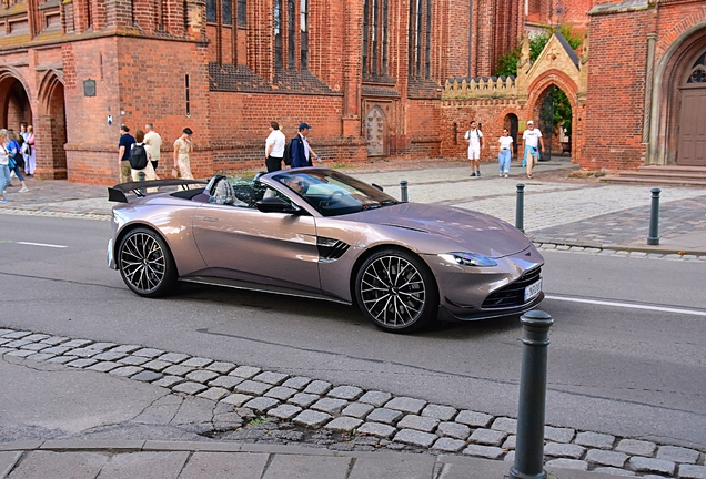Aston Martin V8 Vantage Formula 1 Edition Roadster