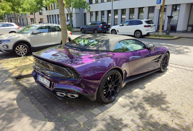 Aston Martin Vanquish Volante 2025