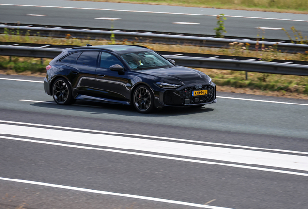 Audi RS5 Avant B10