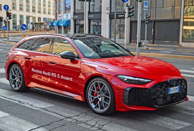 Audi RS5 Avant B10