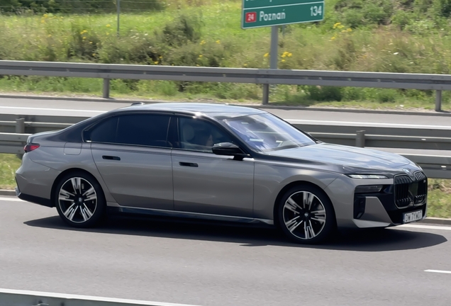 BMW M760e xDrive