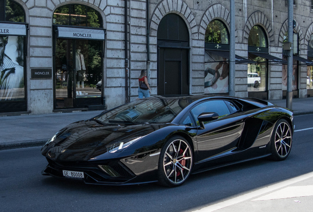 Lamborghini Aventador S LP740-4