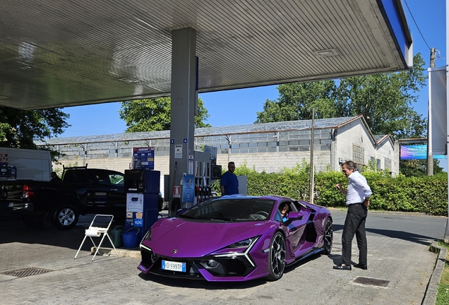Lamborghini Revuelto