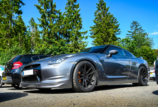 Nissan GT-R