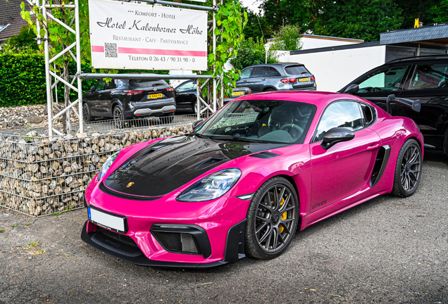 Porsche 718 Cayman GT4 RS Weissach Package
