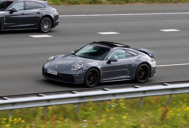 Porsche 992 Carrera 4 GTS MkII