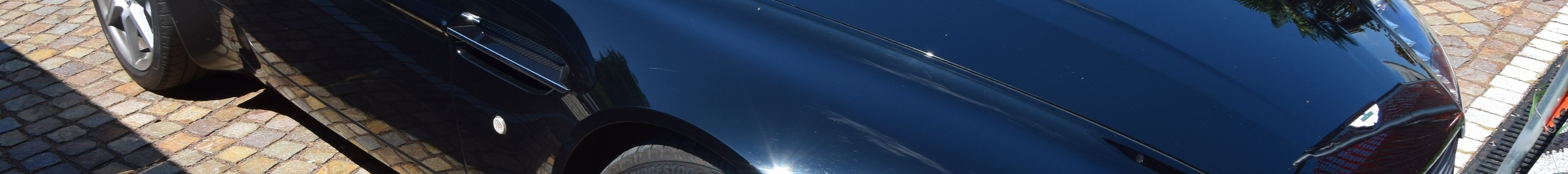 Aston Martin V8 Vantage