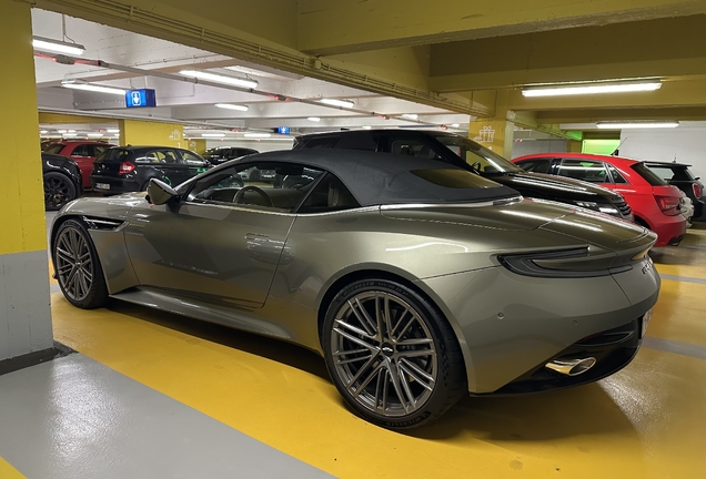 Aston Martin DB12 Volante