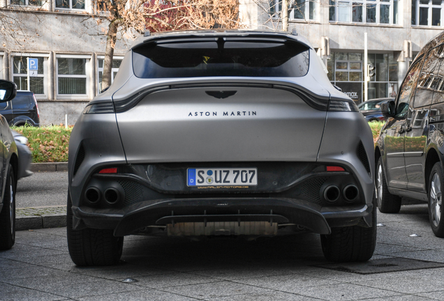Aston Martin DBX707