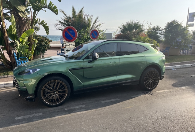 Aston Martin DBX707