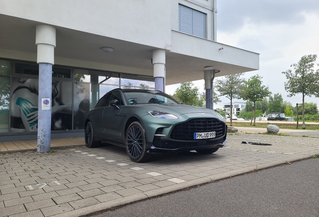 Aston Martin DBX707