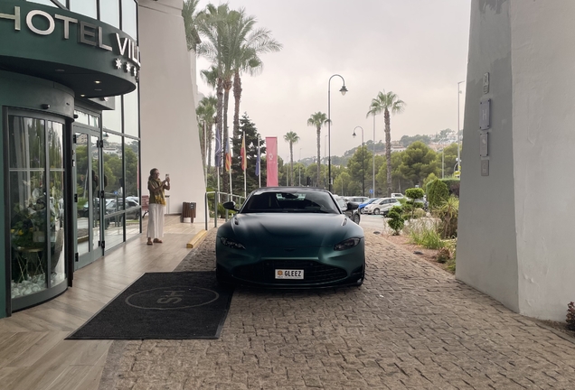 Aston Martin V8 Vantage Formula 1 Edition Roadster