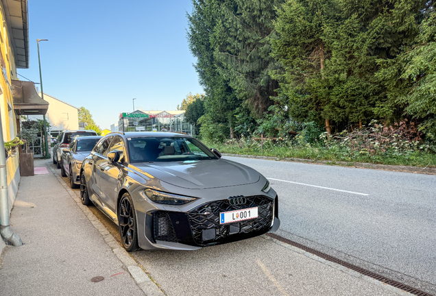 Audi RS5 Avant B10