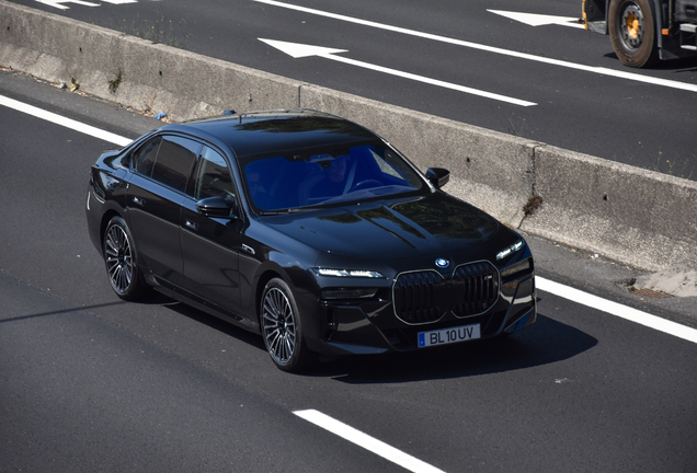 BMW M760e xDrive