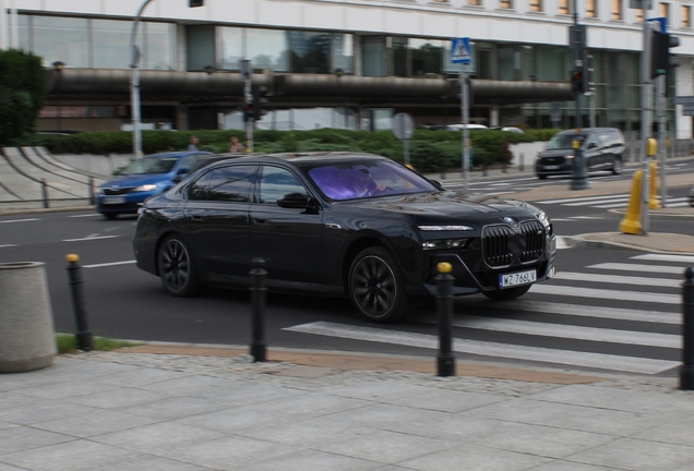 BMW M760e xDrive