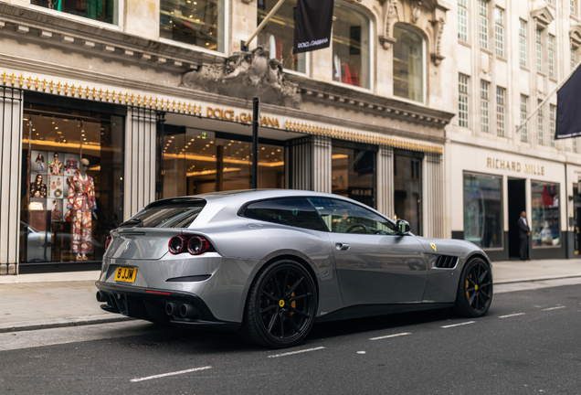 Ferrari GTC4Lusso T