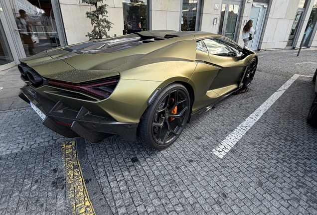 Lamborghini Revuelto