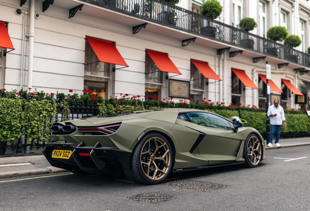 Lamborghini Revuelto
