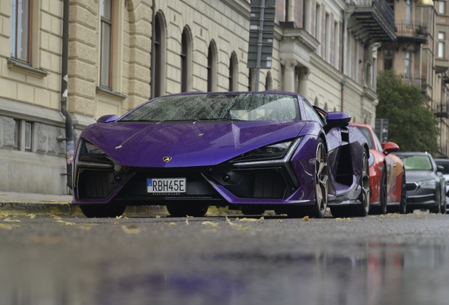 Lamborghini Revuelto