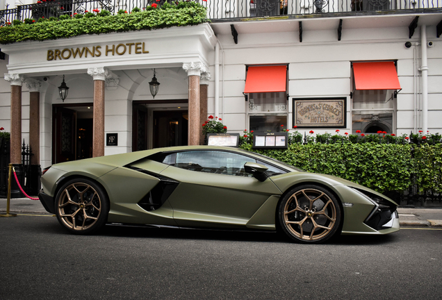 Lamborghini Revuelto