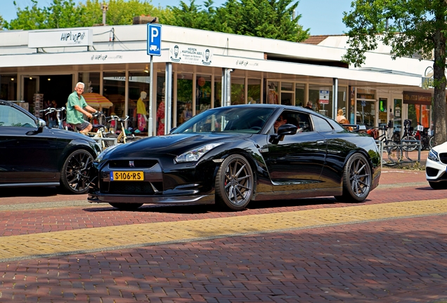 Nissan GT-R