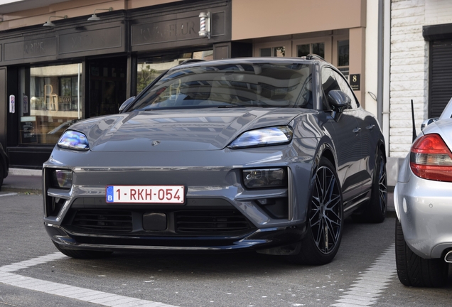 Porsche Macan EV Turbo