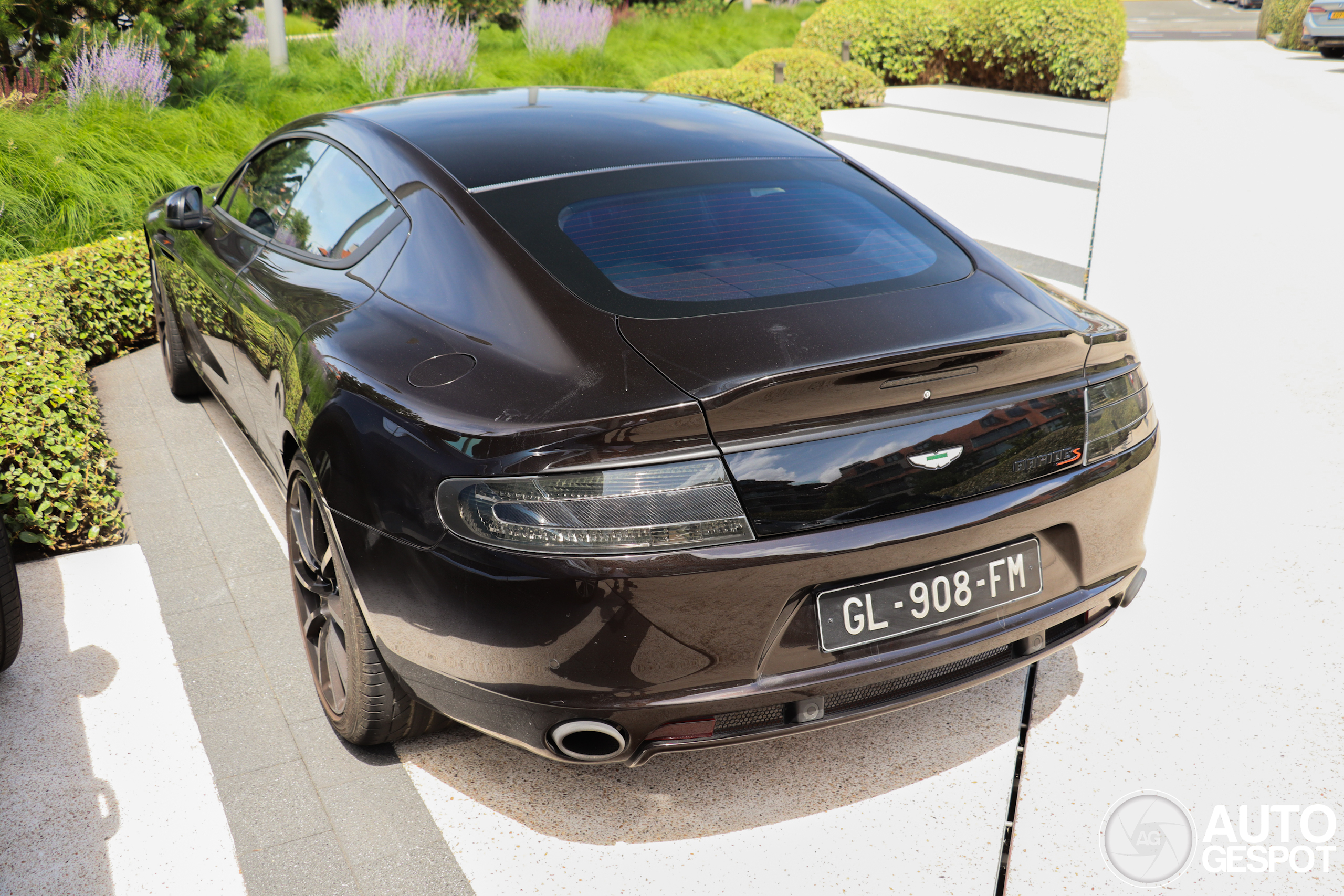 Zo zien we ze niet vaak: Aston Martin Rapide S