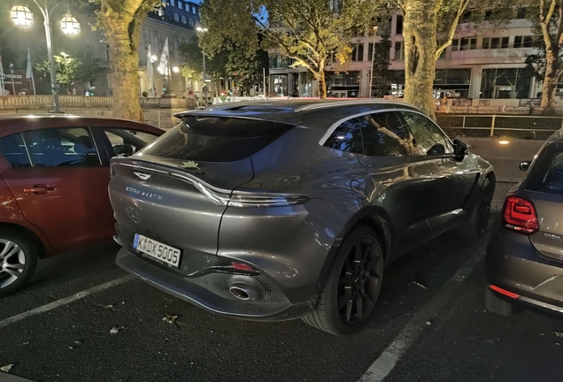 Aston Martin DBX