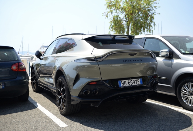 Aston Martin DBX707