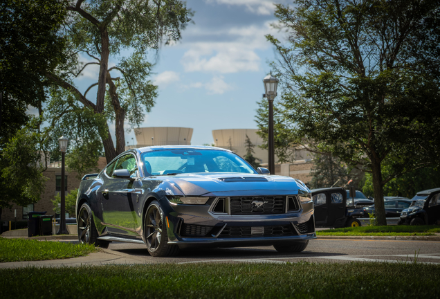 Ford Mustang Dark Horse 2024