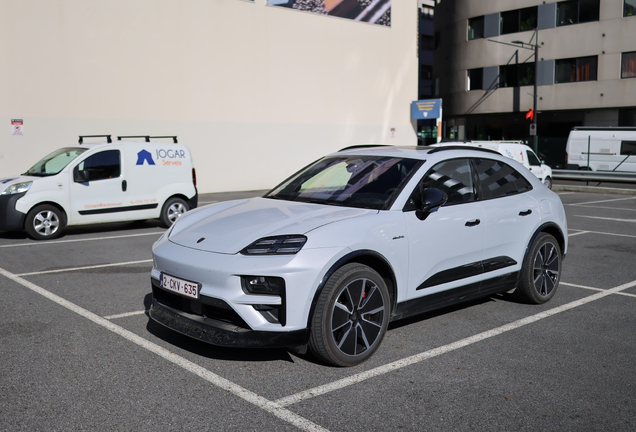 Porsche Macan EV Turbo