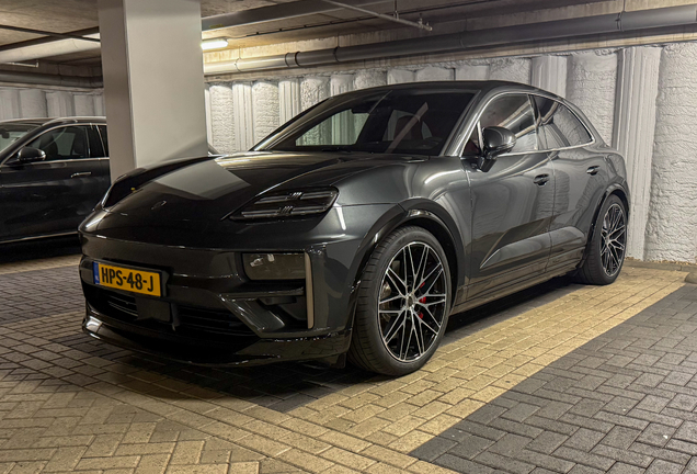 Porsche Macan EV Turbo