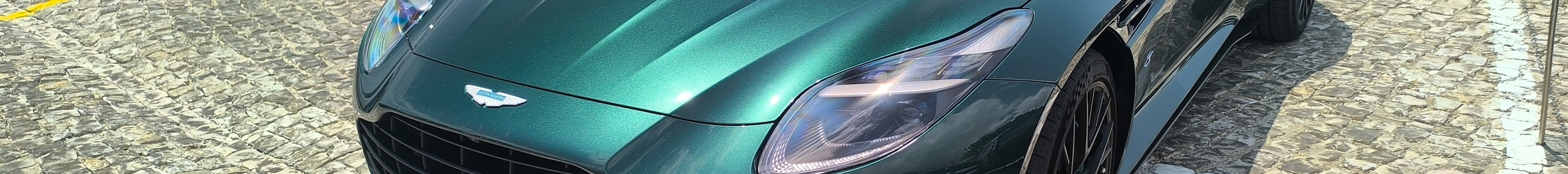 Aston Martin DB12 S