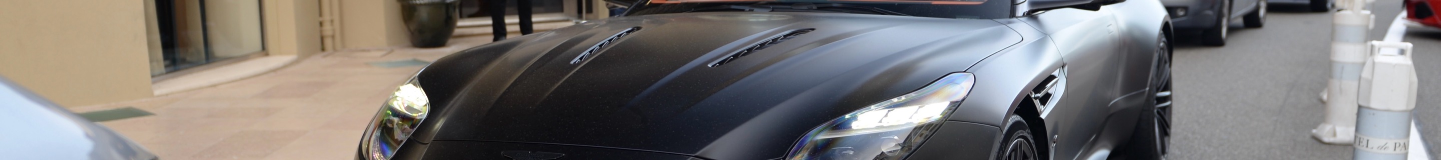 Aston Martin DB12 S